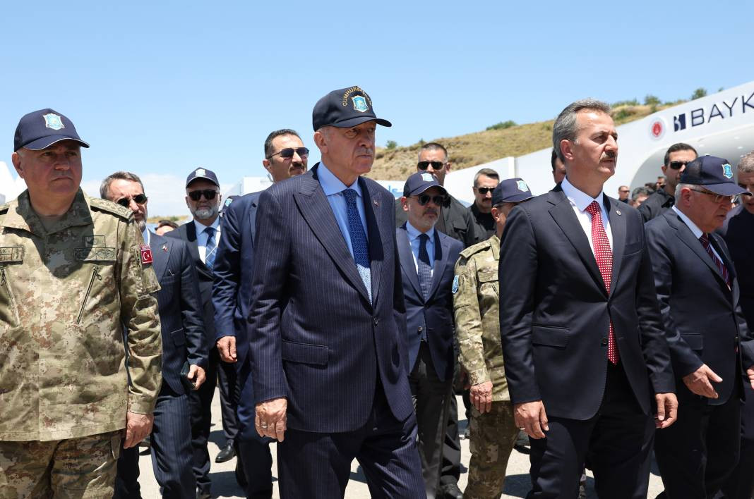 Erdoğan Savunma Sanayii Fuarı'nı gezdi - Resim: 36